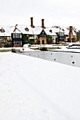 RHS WISLEY HOUSE IN THE SNOW