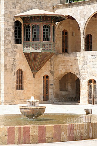 TRADITIONAL_FOUNTAIN_AND_BASIN_IN_COURTYARD_OF_BEIT_ED_DINE_PALACE_LEBANON