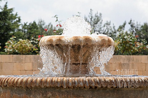 DETAIL_OF_TRADITIONAL_FOUNTAIN_IN_COURTYARD_OF_BEIT_ED_DINE_PALACE_LEBANON