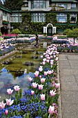 BUTCHART GARDENS. THE ITALIAN GARDEN IN SPRING