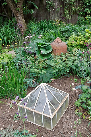 ORNAMENTAL_KITCHEN_GARDEN_BARNSDALE_GARDENS