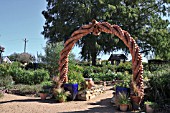 FLOWERPOT ARCH AT THE ANTIQUE ROSE EMPORIUM,  TEXAS