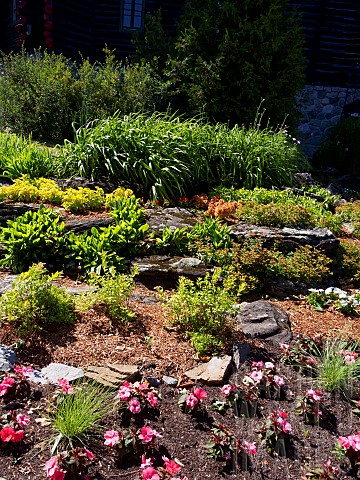 FLOWERBED_AT_CHATEAU_MONTEBELLO_QUEBEC
