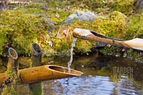 SHISHI_ODOSHI_IN_THE_JAPANESE_GARDEN_AT_BUTCHART_GARDENS_BRITISH_COLUMBIA_CANADA