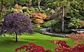 BUTCHART GARDENS, THE SUNKEN GARDEN IN AUTUMN