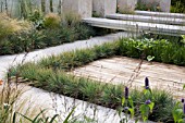 THE TRAVELLERS GARDEN, RHS HAMPTON COURT PALACE FLOWER SHOW 2008, DESIGNED BY AMANDA PATTON, AWARDED SILVER GILT