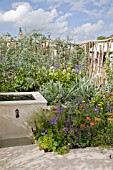 THE WIDEX HEARING GARDEN: CELEBRATING SOUND, HAMPTON COURT PALACE FLOWER SHOW 2008, DESIGN BY SELINA BOTHAM, AWARDED GOLD AND BEST SMALL GARDEN