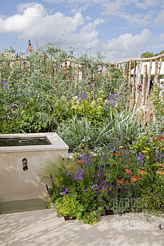THE_WIDEX_HEARING_GARDEN_CELEBRATING_SOUND_HAMPTON_COURT_PALACE_FLOWER_SHOW_2008_DESIGN_BY_SELINA_BO