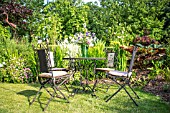 COTTAGE GARDEN SEATING AREA