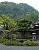 FOUR LEGGED STYLE SNOW LANTERNSENGANEN GARDEN ALSO KNOWN AS ISO GARDEN,  KAGOSHIMA,  JAPAN