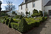 HERB PARTERRE, SHEPERD HOUSE, INVERESK, SCOTLAND  OWNERS, SIR CHARLES AND LADY ANN FRASER