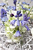 WREATH IN BLUE AND WHITE DETAIL