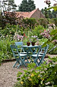 FEATURE LAVANDEE  TERRACE WITH BISTRO SET