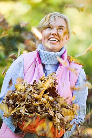 GATHERING_AUTUMN_LEAVES
