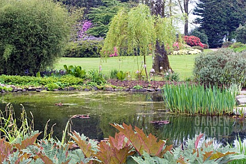 THREAVE_GARDENS_IN_EARLY_SUMMER