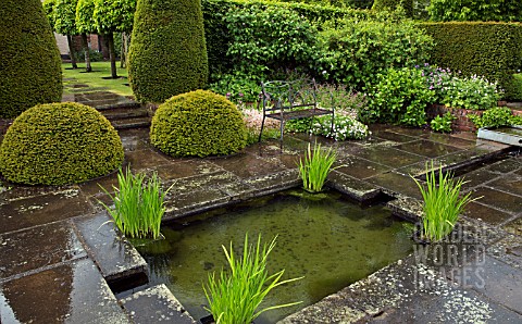 THE_LOWER_RILL_GARDEN_AT_WOLLERTON_OLD_HALL