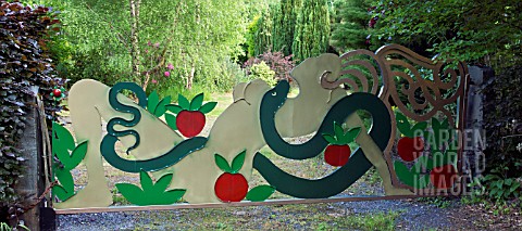 CONTEMPORARY_HAND_CRAFTED_STEEL_GATE_SCULPTURE_OF_EVE_THE_APPLE_AND_THE_SERPENT_GARDEN_ART_WITHIN_CO