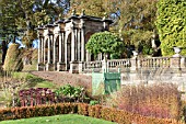 THE ITALIAN GARDEN IN LATE AUTUMN AT TRENTHAM GARDENS