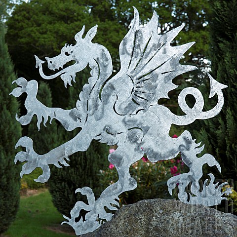 Contemporary_hand_crafted_mild_or_stainless_steel_sculpture_of_Welsh_Dragon