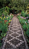 STONE PATH,  DIAMOND SHAPES,  BORDER ON BOTH SIDES