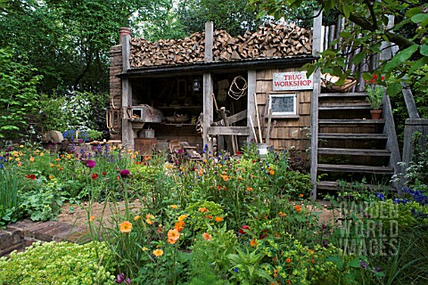 A_TRUGMAKERS_GARDEN_BY_SERENA_FREMANTLE_AND_TINA_VALLIS_AT_RHS_CHELSEA