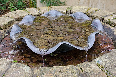 CIRCULAR_WATER_FEATURE