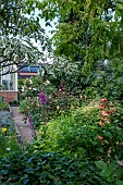 FLOWER & VEGETABLE GARDEN
