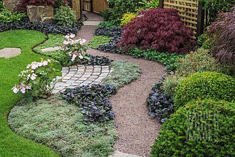 PATH_AND_FRAGRANT_EDGING
