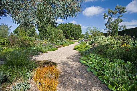 THE_DROUGHT_RESISTANT_GRAVEL_GARDEN_AT_BETH_CHATTO_GARDENS