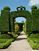 TOPIARY AT LEVENS HALL