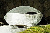 WAKEHURST PLACE (WEST SUSSEX)BRIDGE ARCH