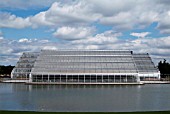 VIEW OF THE BICENTENARY GLASSHOUSE,  RHS WISLEY: JUNE 2007