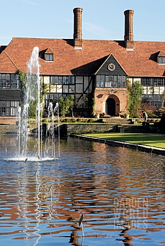 THE_CANAL_AND_LABORATORY_AT_RHS_WISLEY
