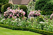 ROSE GARDEN, CHENIES MANOR, BUCKINGHAMSHIRE