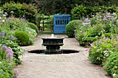 PERENNIAL BORDERS, WYKEN HALL, SUFFOLK