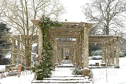 HAROLD_PETO_PERGOLA_AT_WEST_DEAN_GARDENS