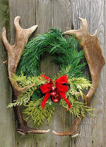 CHRISTMAS_WREATH