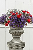 SUMMER PEDESTAL ARRANGEMENT.