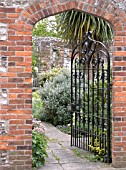 ENTRANCE TO GARDEN (ST MARTINS CHURCH,  CHICHESTER)