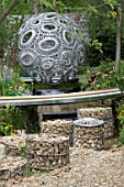 THE BREWIN DOLPHIN GARDEN - FOREVER FREEFOLK.  DESIGNED BY ROSY HARDY.  SILVER MEDAL