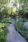 THE M&G GARDEN DESIGNED BY CLEVE WEST  GOLD MEDAL WINNER