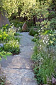 THE M&G GARDEN DESIGNED BY CLEVE WEST  GOLD MEDAL WINNER