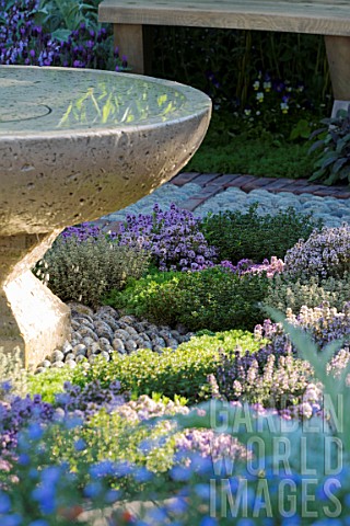 THE_ST_JOHNS_HOSPICE__THE_MODERN_APOTHECARY_GARDEN_DESIGNED_BY_JEKKA_MCVICAR___SILVER_GILT_MEDAL_WIN
