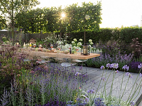 VESTRA_WEALTHS_VISTA_SHOW_GARDEN__DESIGNED_BY_PAUL_MARTIN