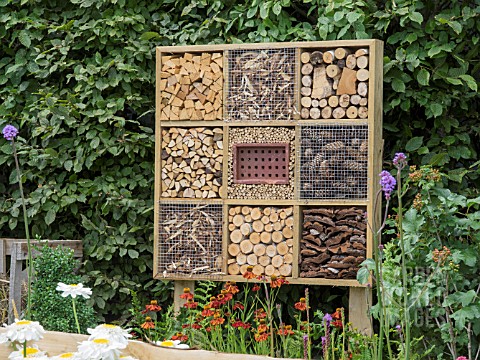 INSECT_HOTEL_ON_THE_VISIBLE_GARDEN_DESIGNED_BY_STEPHEN_HALL_DESIGNS_LTD